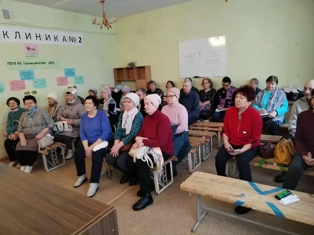 Врач‑уролог Илдар Еникеев провёл просветительскую лекцию для участников клуба «Наше здоровье»
