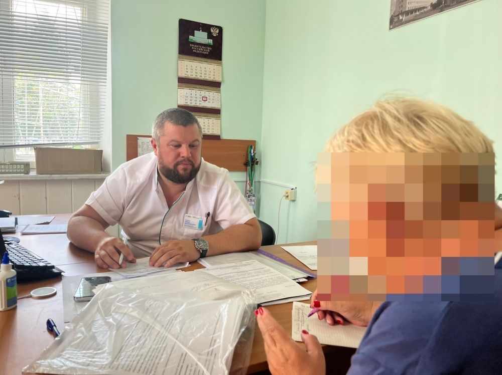 Сегодня еженедельный приём граждан провел заместитель главного врача по медицинской части Роберт Галеев