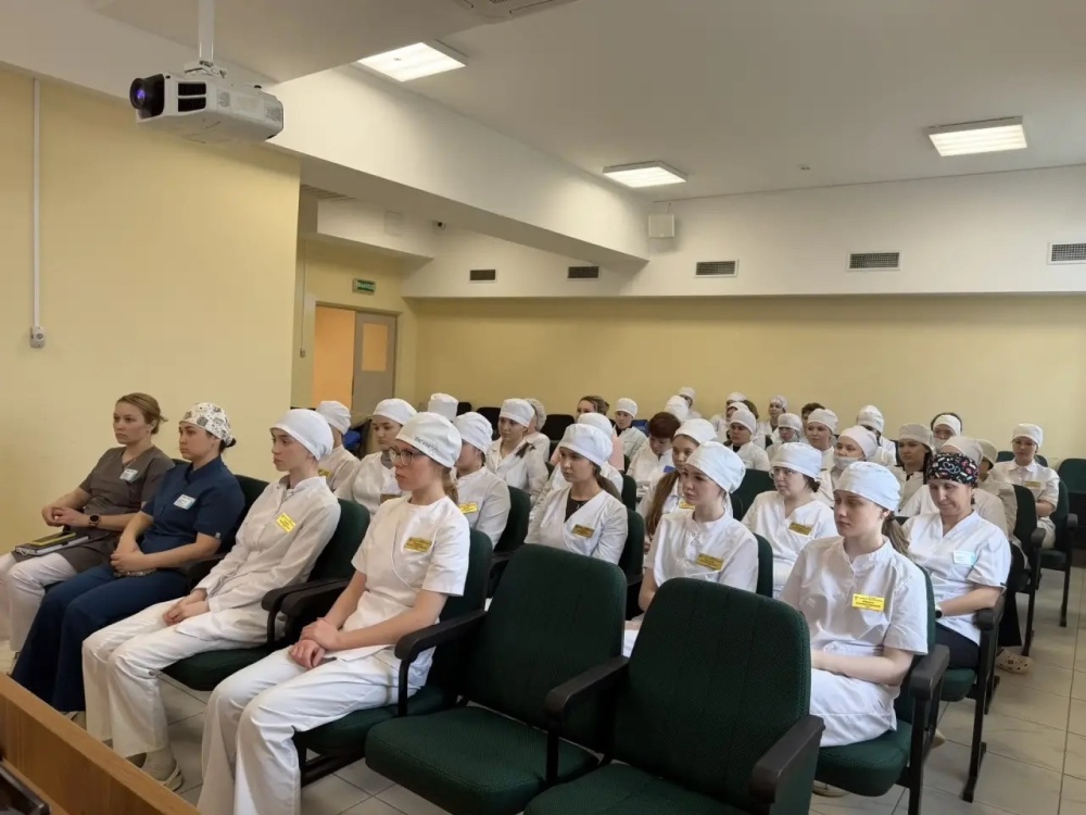 В Туймазинской центральной районной больнице прошла душевная встреча со студентами Туймазинского медицинского колледжа