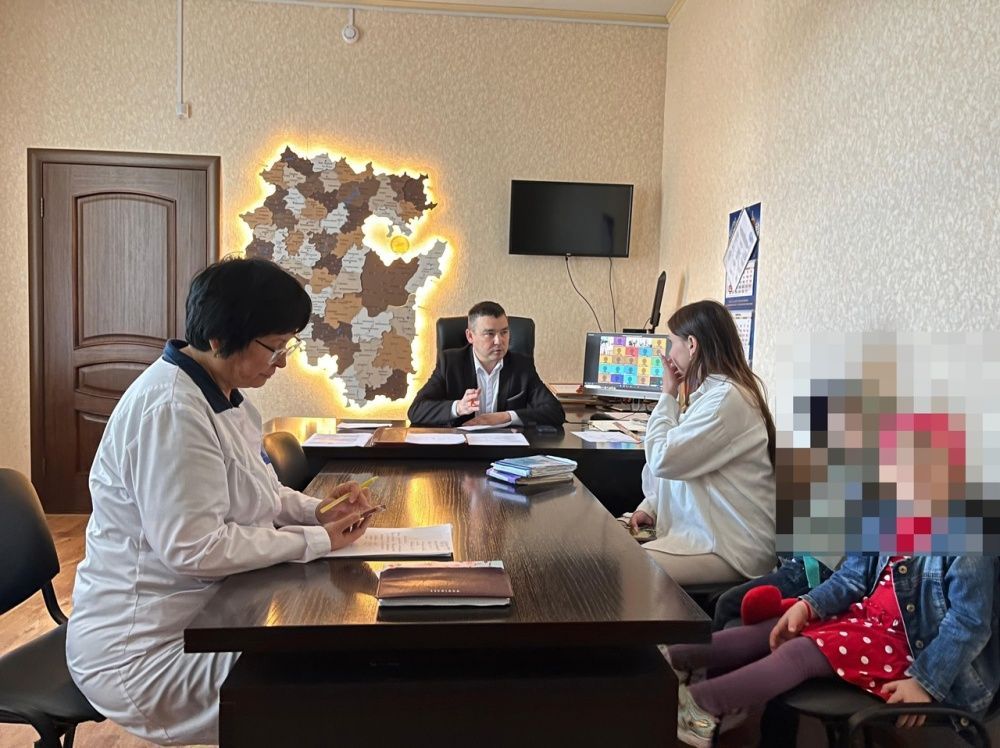 Сегодня главный врач Туймазинской ЦРБ Ильдар Гареев провел еженедельный прием граждан