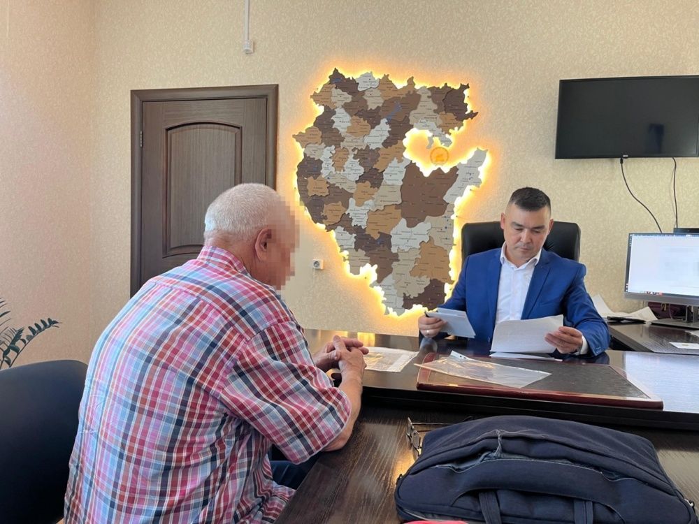 Сегодня главный врач Туймазинской ЦРБ Ильдар Гареев провел еженедельный личный прием граждан
