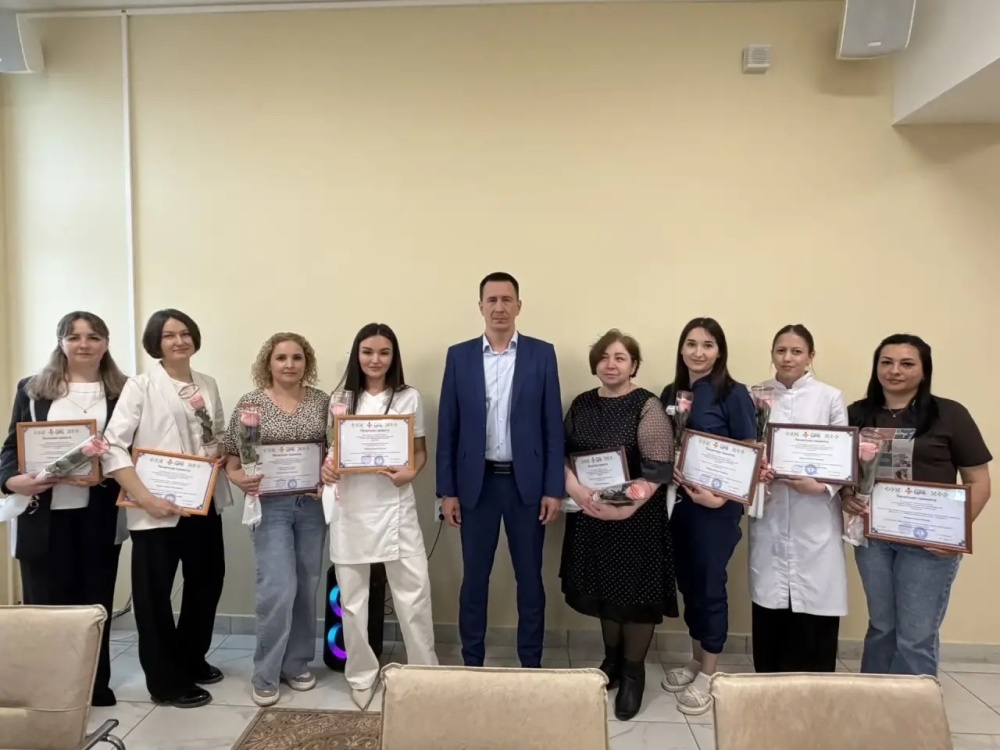В Туймазинской ЦРБ поздравили медицинских сестёр с профессиональным праздником!