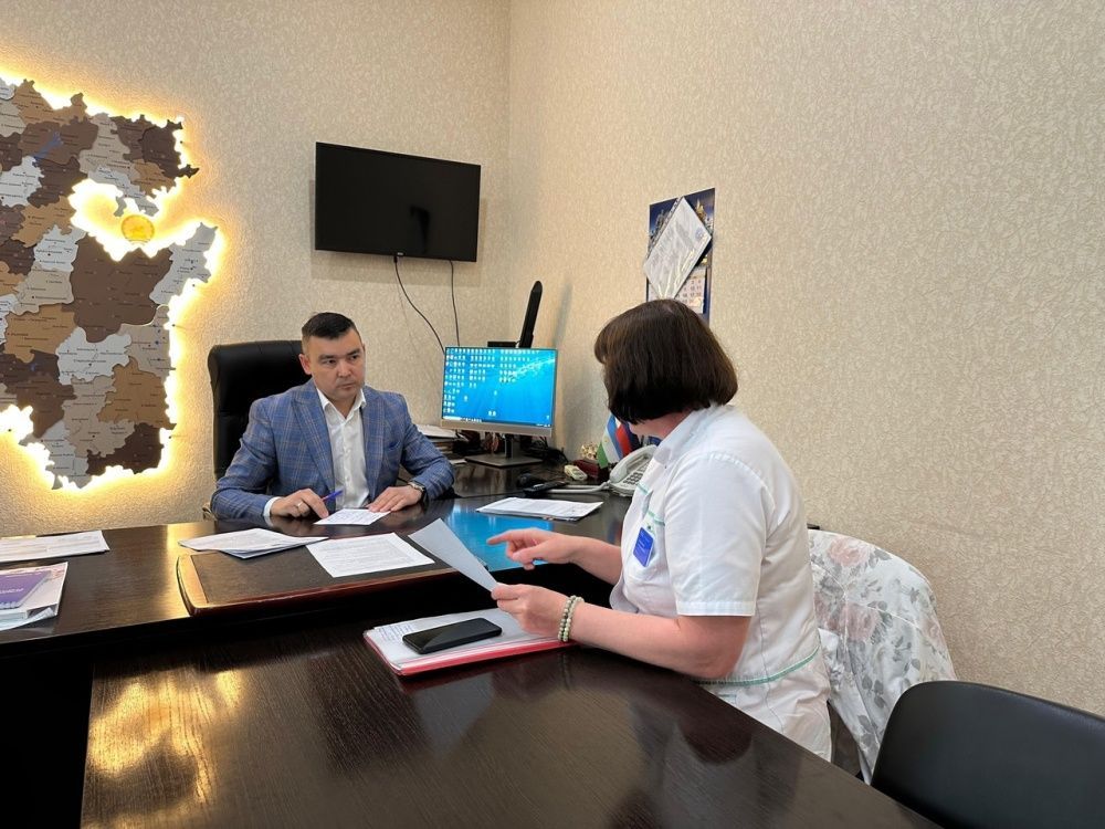 Сегодня главный врач Туймазинской ЦРБ Ильдар Гареев провел еженедельный личный прием граждан